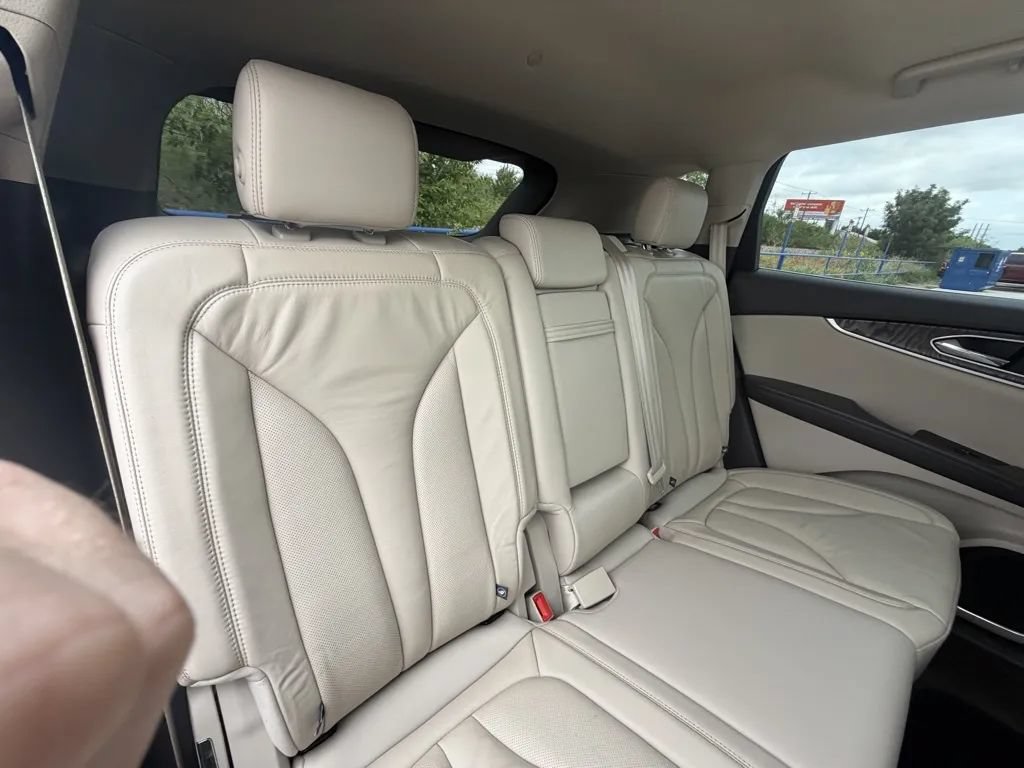 Used 2016 Lincoln MKX Select w/ Select Plus Package FWD image 34