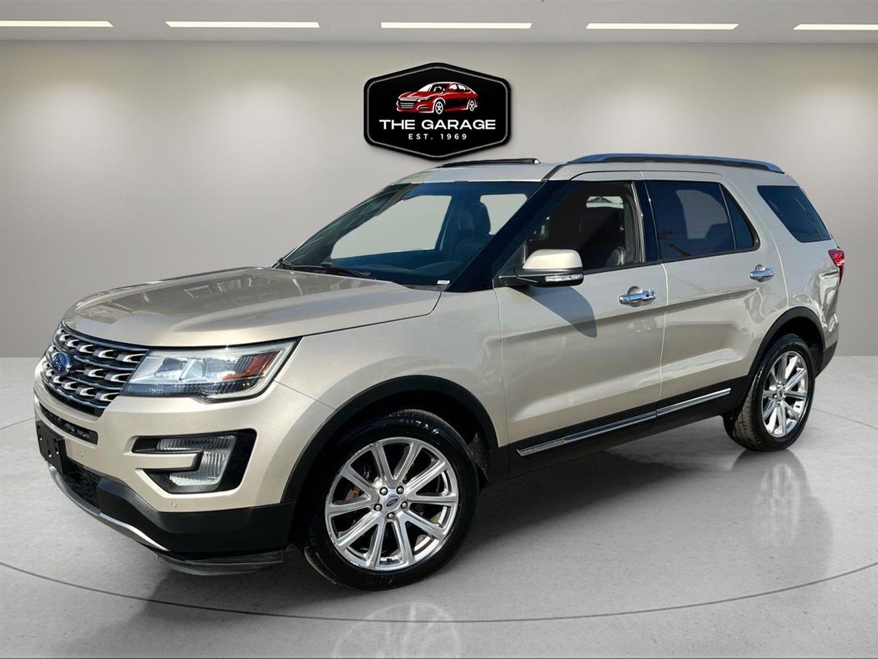 Used 2017 Ford Explorer Limited image 2
