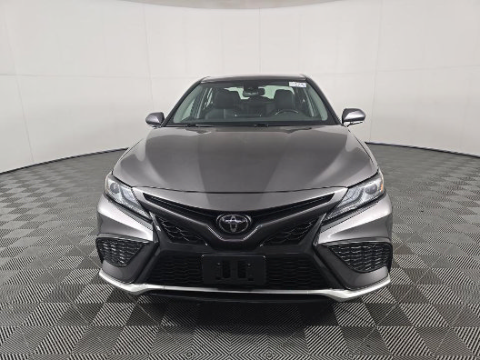 Used 2023 Toyota Camry XSE FWD image 3