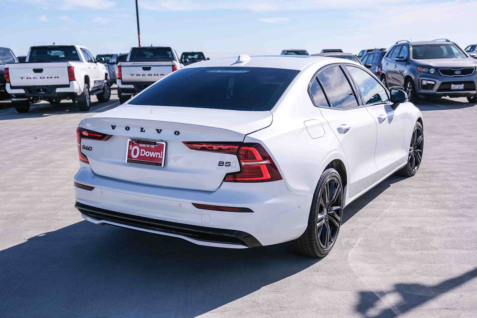 Used 2023 Volvo S60 B5 Plus w/ Climate Package FWD image 4