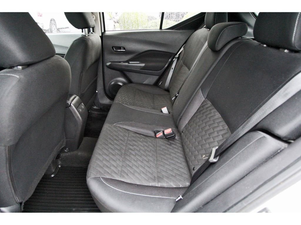Used 2023 Nissan Kicks SV w/ Interior Electronics Package FWD image 7