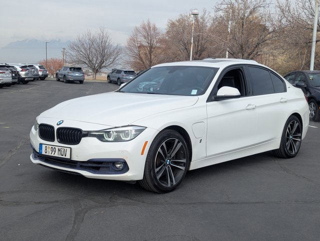Used 2018 BMW 330e w/ Premium Package image 8