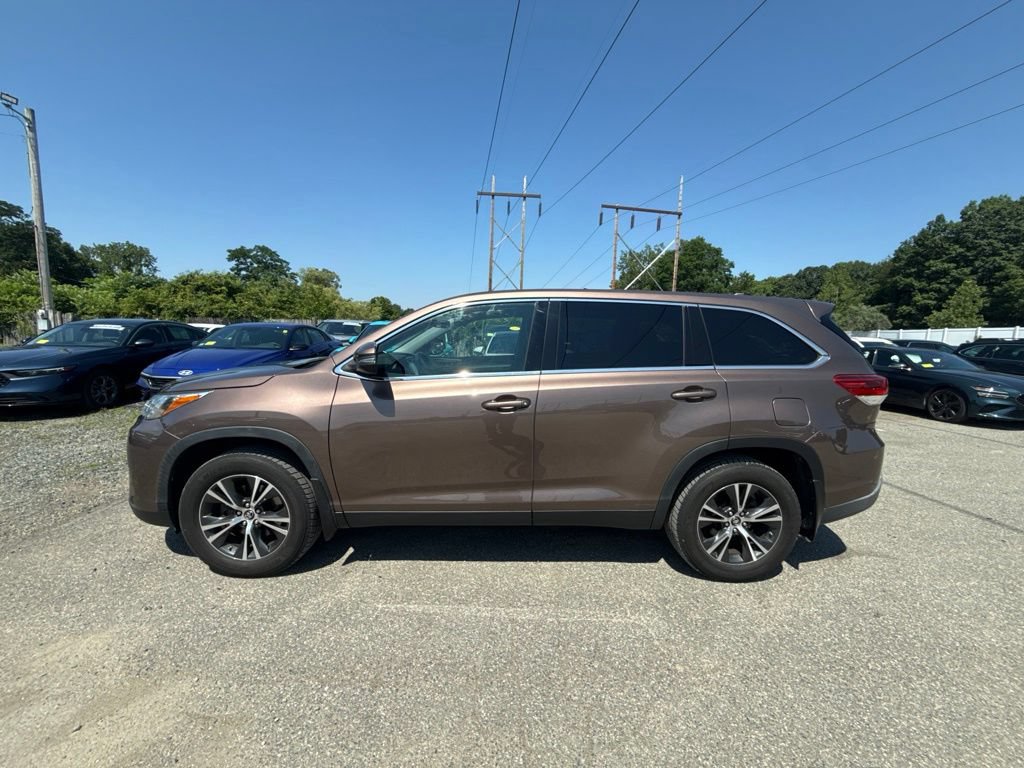 Used 2019 Toyota Highlander Plus AWD/4WD video 2