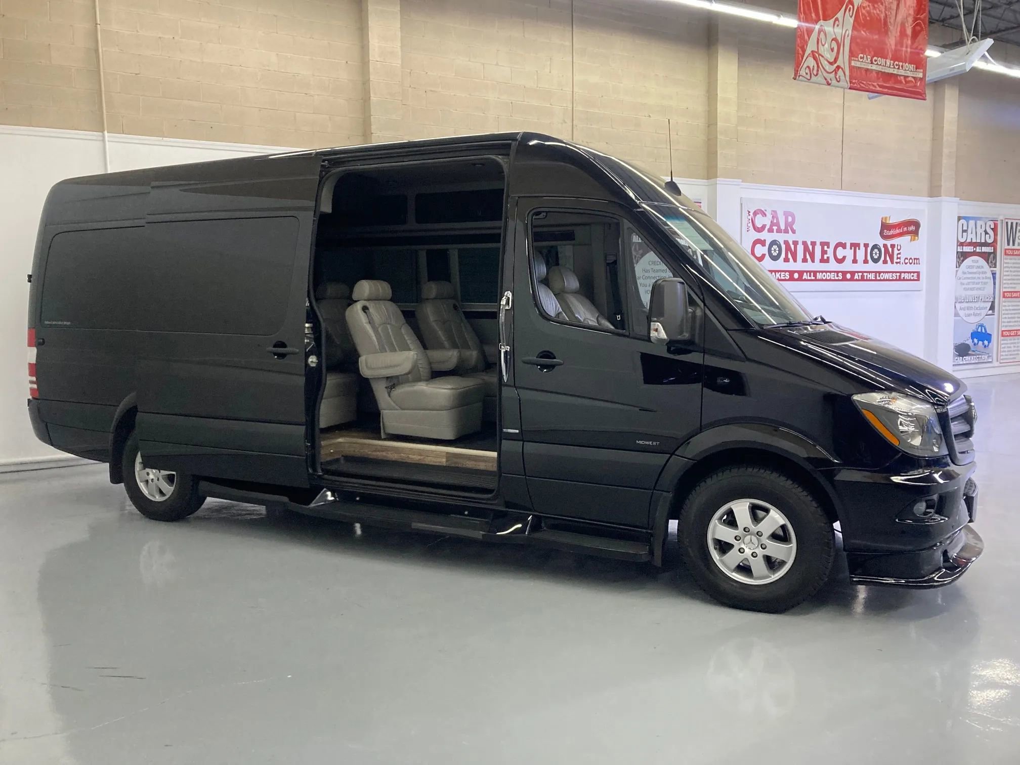 Used 2016 Mercedes-Benz Sprinter 2500 image 1