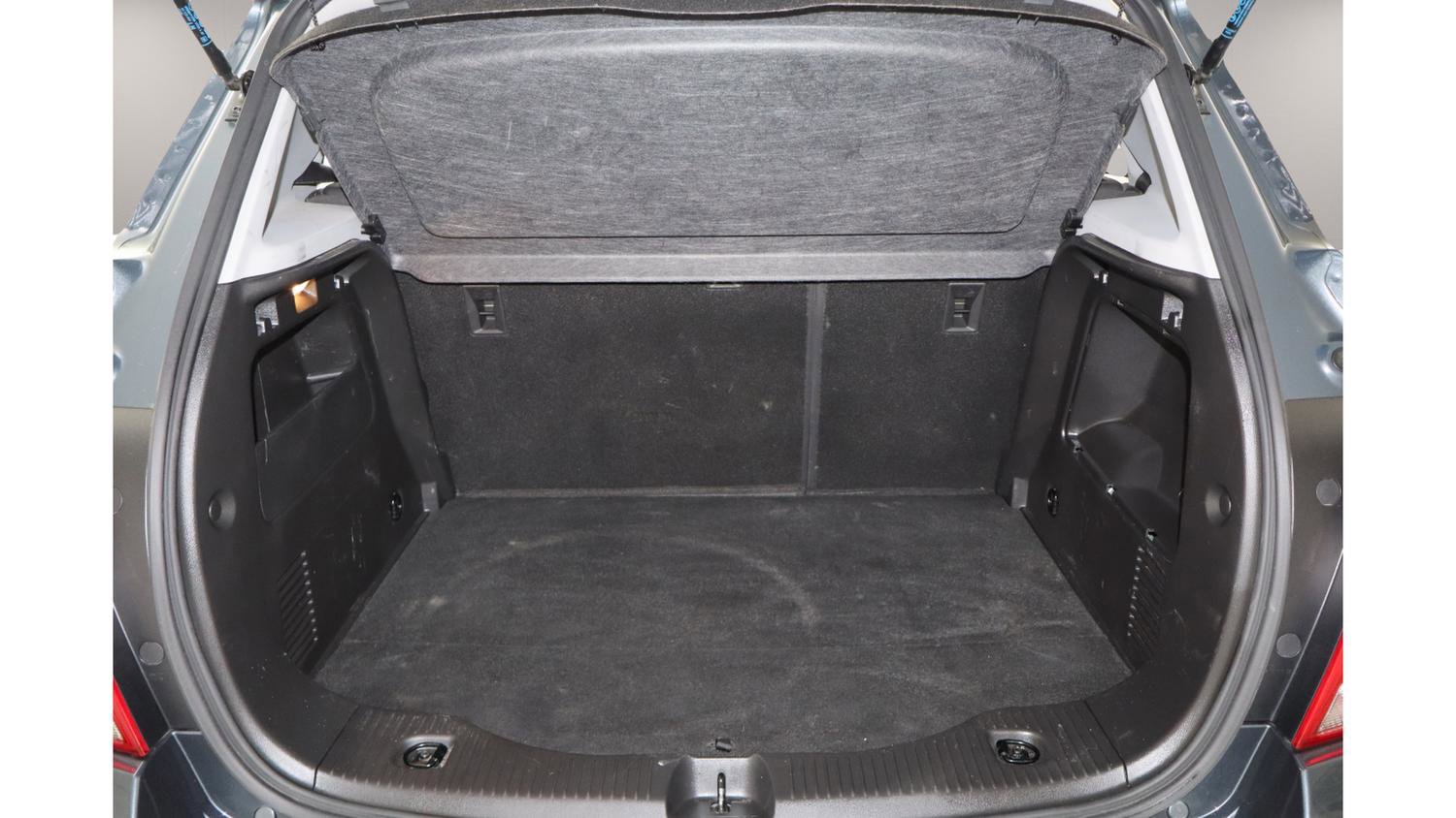 Used 2022 Chevrolet Trax LT w/ LT Convenience Package image 21