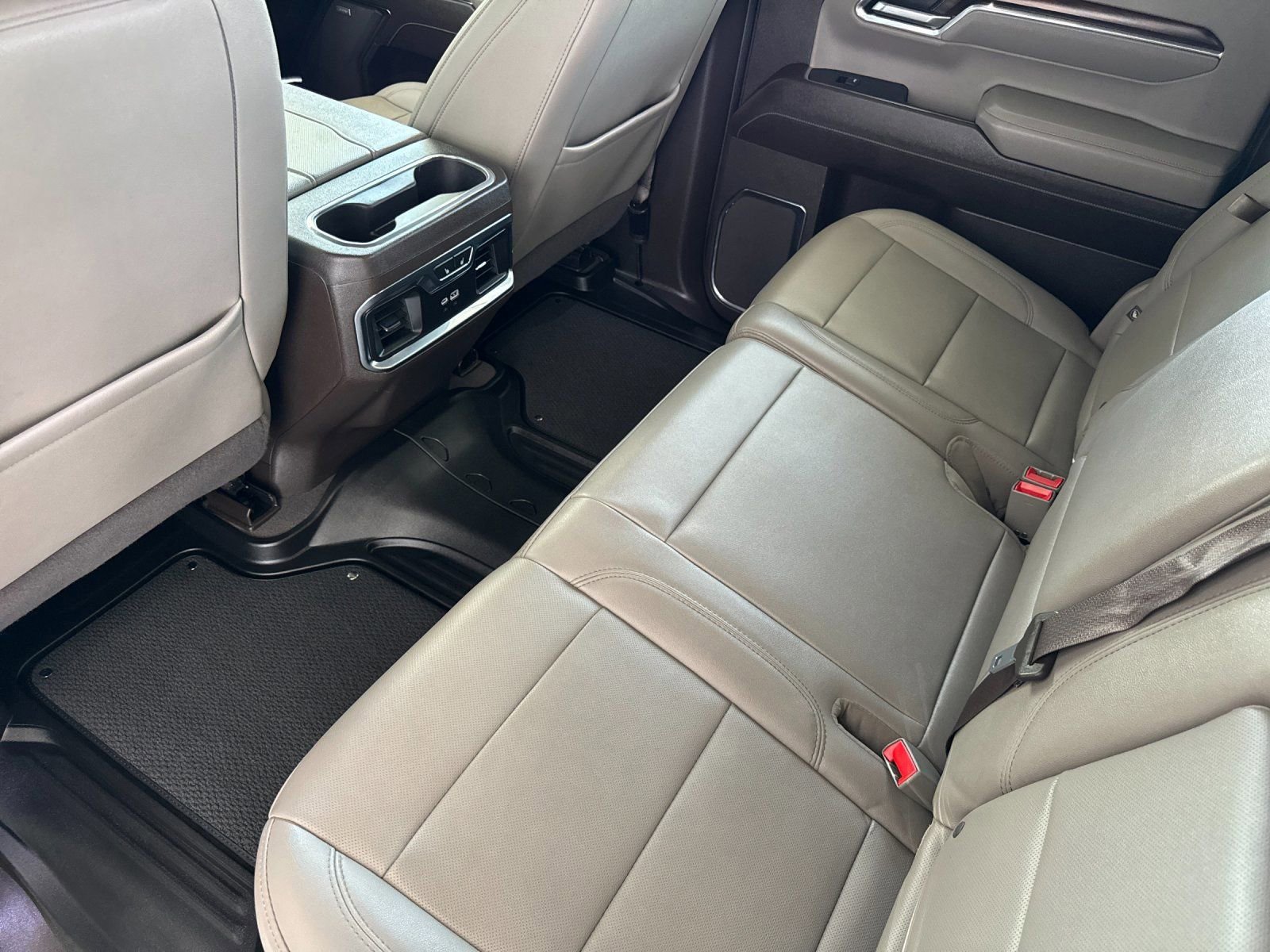 Used 2024 GMC Sierra 1500 SLT w/ SLT Convenience Package image 13