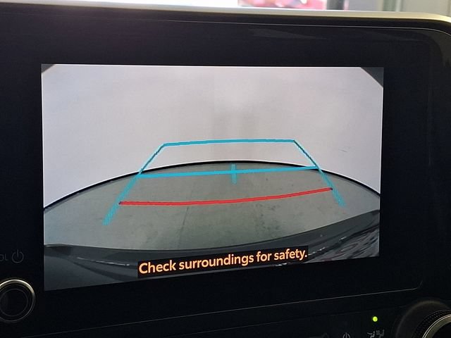 Used 2023 Toyota Highlander XLE FWD image 23