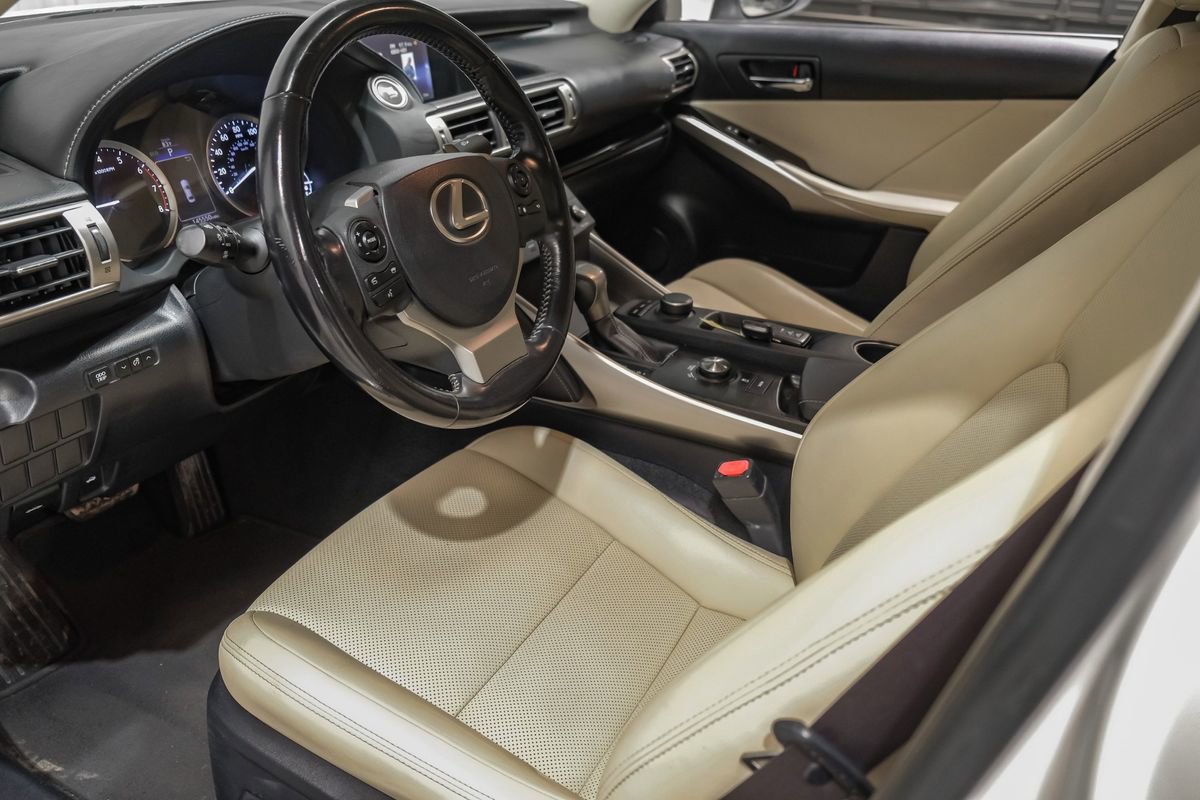 Used 2016 Lexus IS 200t RWD image 10