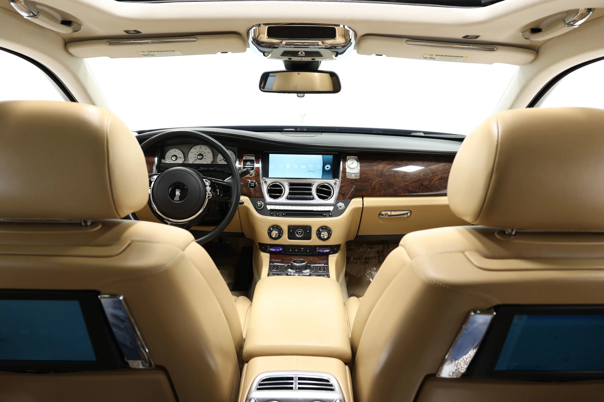 Used 2015 Rolls-Royce Ghost RWD image 25