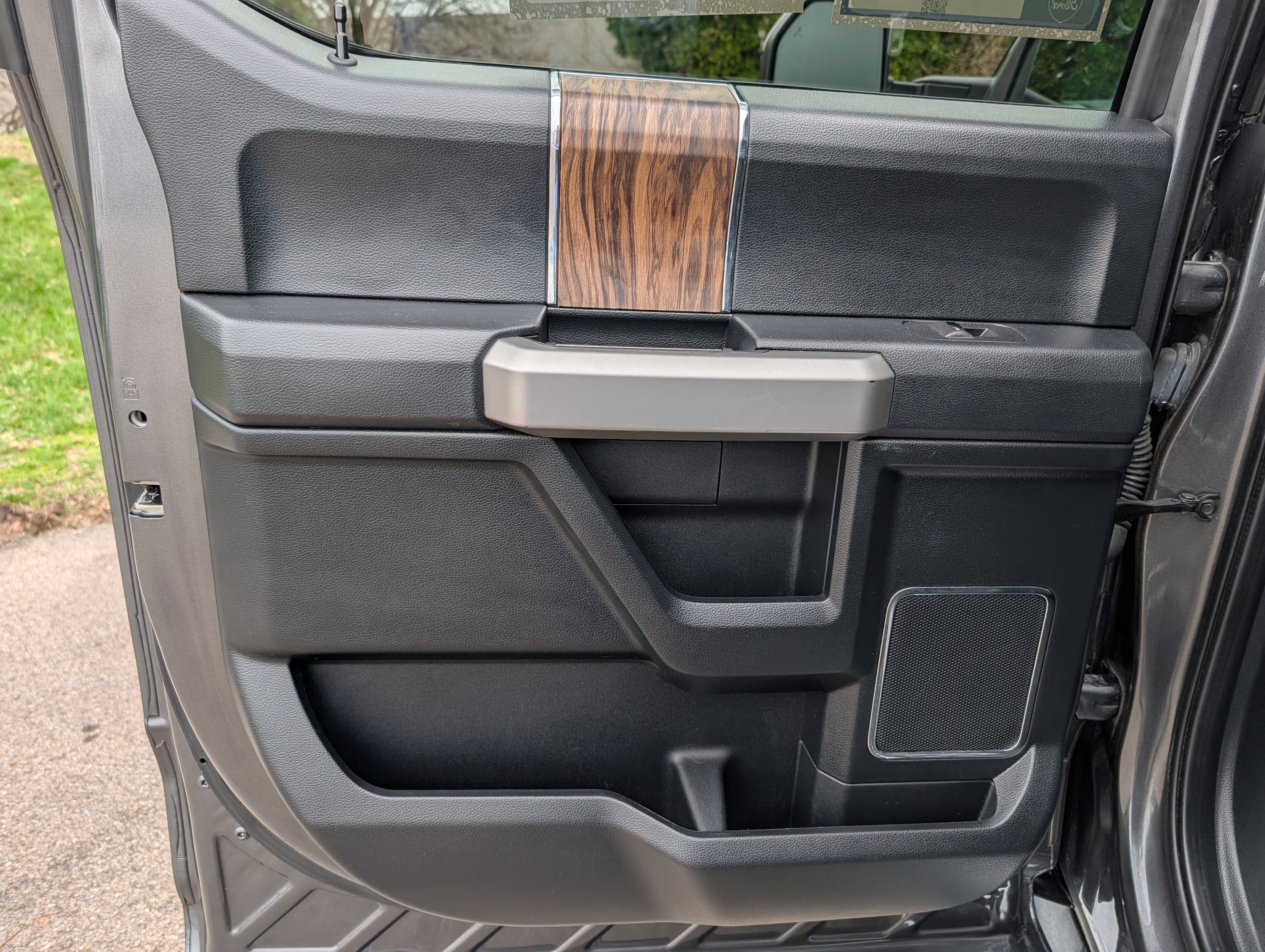 Used 2019 Ford F150 Lariat w/ Equipment Group 502A Luxury image 36