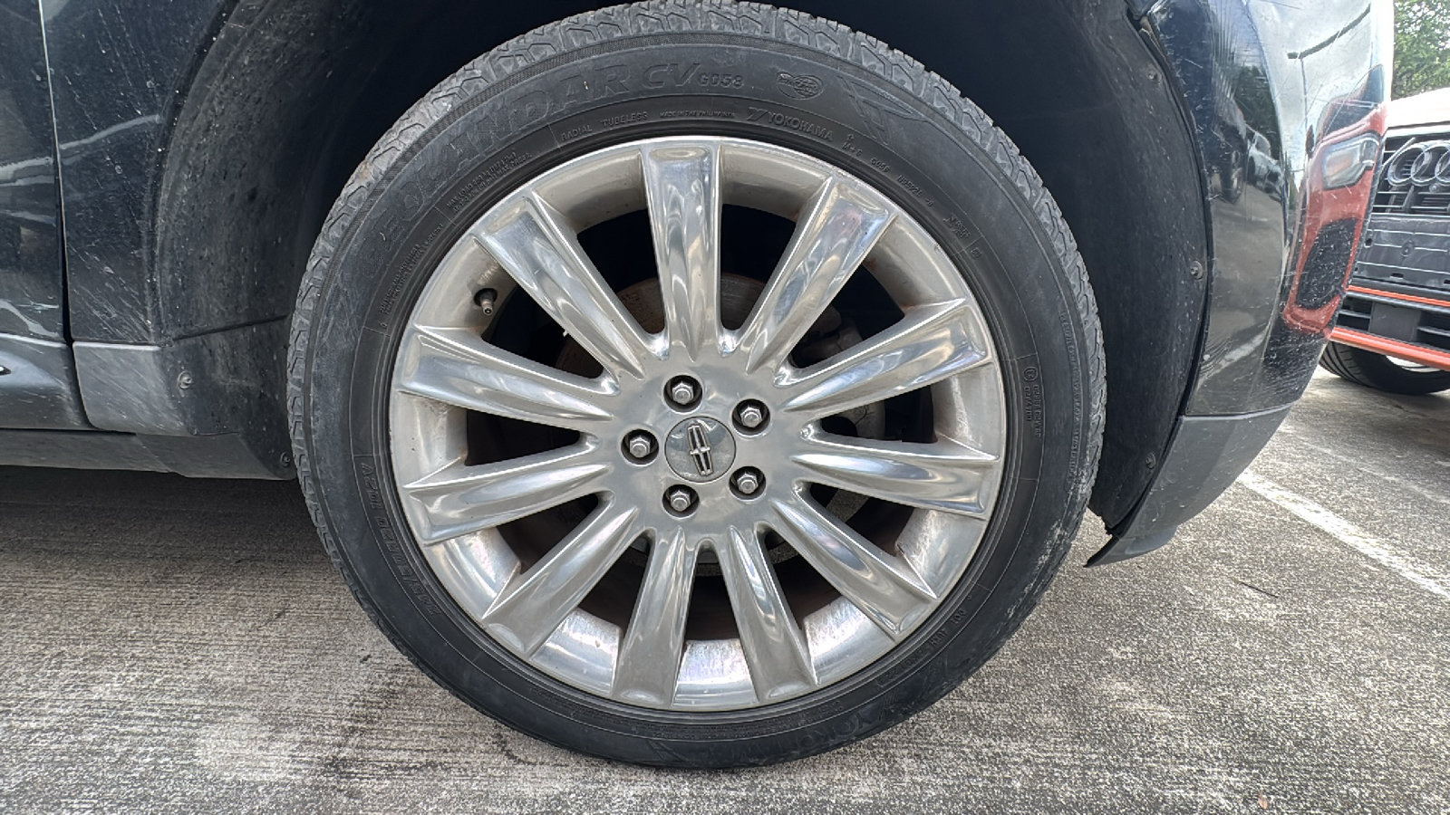 Used 2013 Lincoln MKX FWD image 17