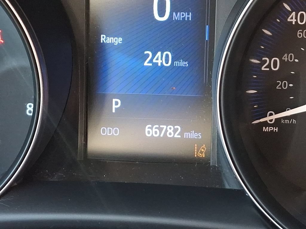 Used 2018 Toyota C-HR XLE FWD image 20