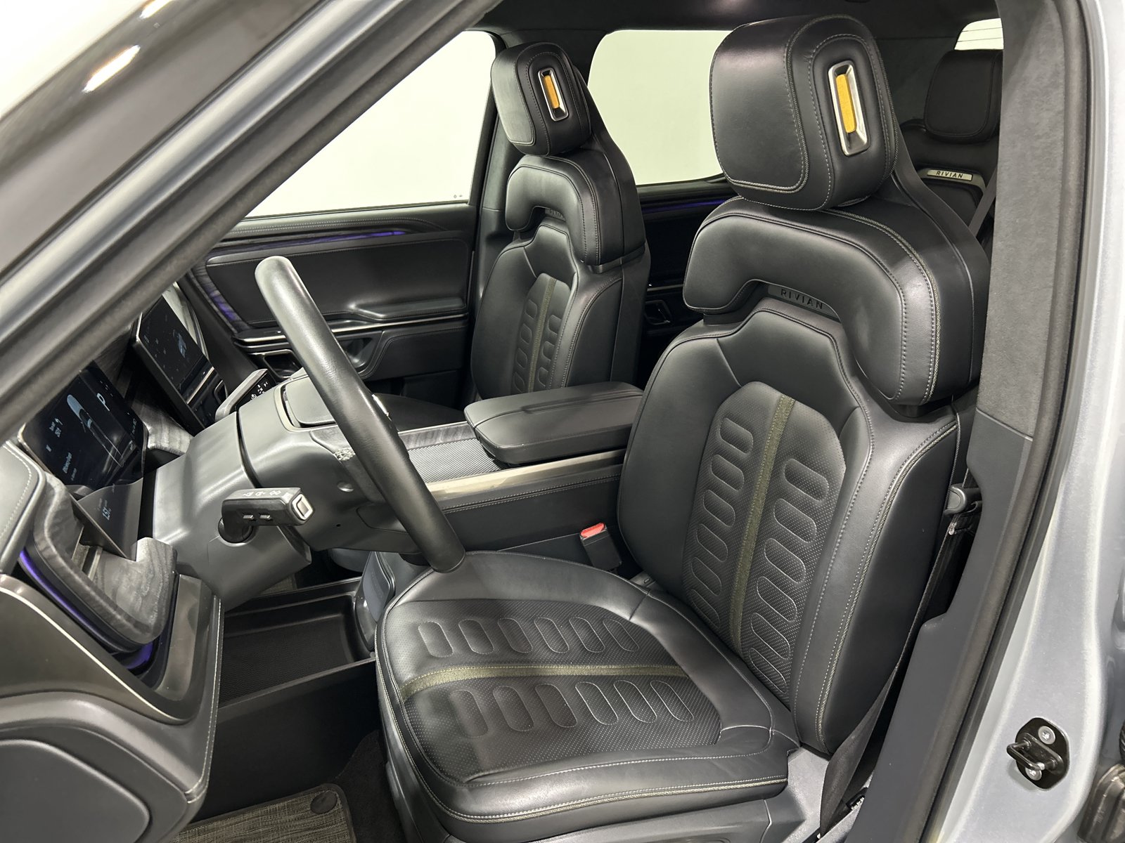 Used 2022 Rivian R1T Adventure AWD/4WD image 20