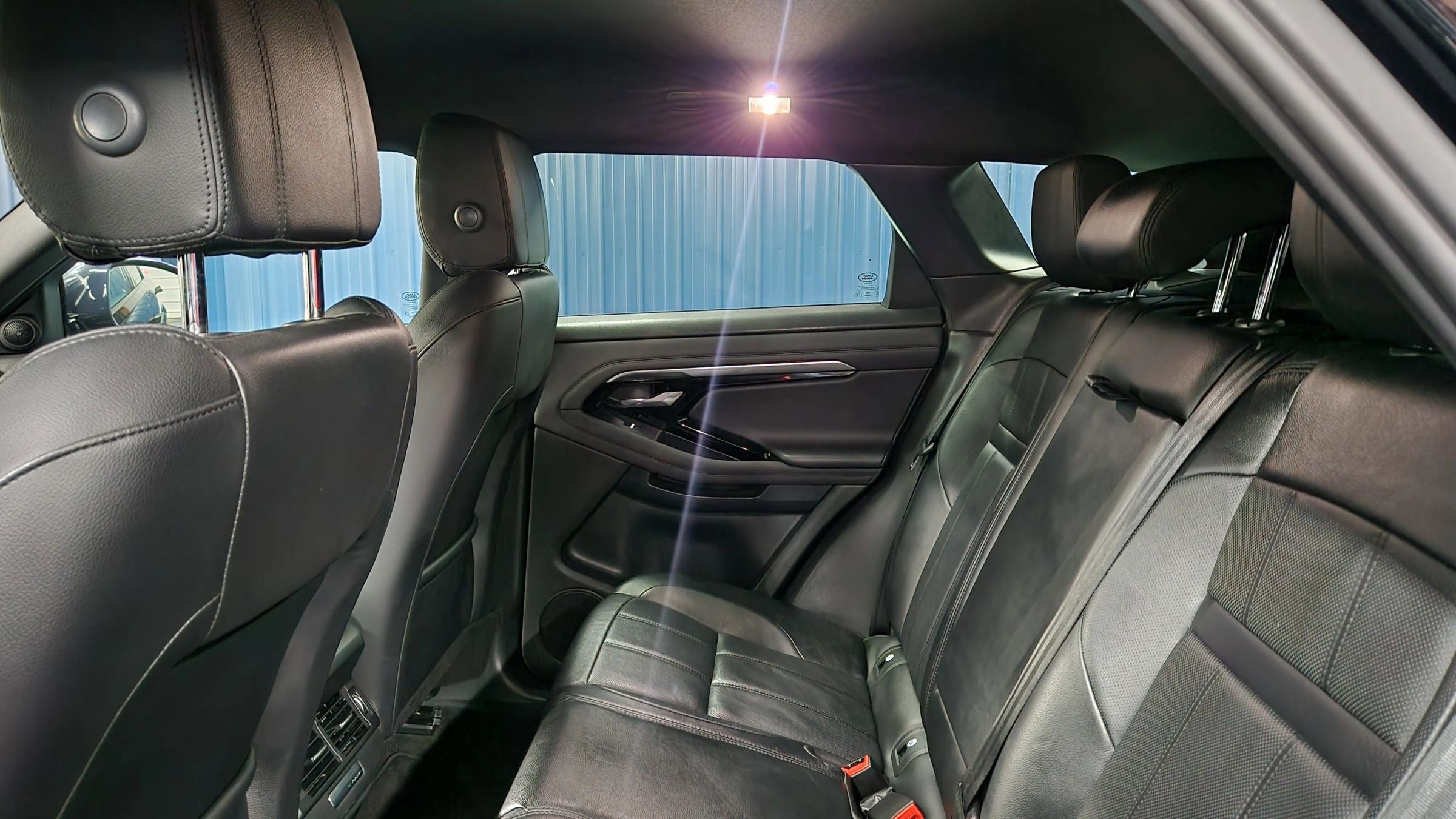 Used 2020 Land Rover Range Rover Evoque SE image 17