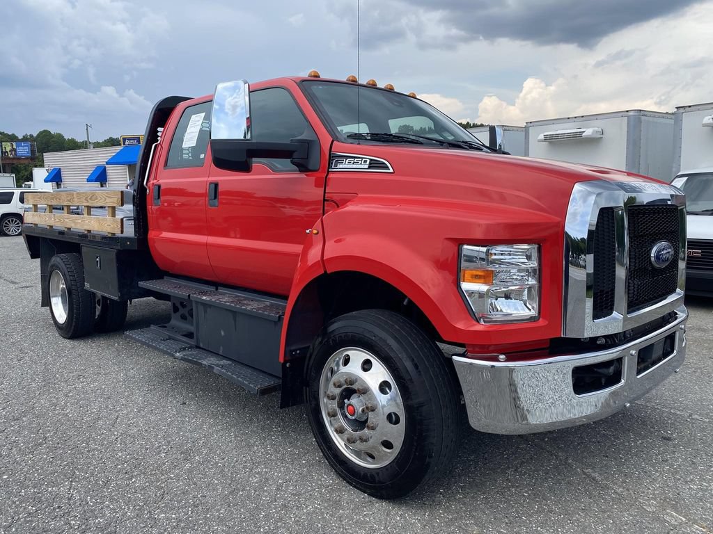 Used 2021 Ford F650 2WD Crew Cab Super Duty image 2