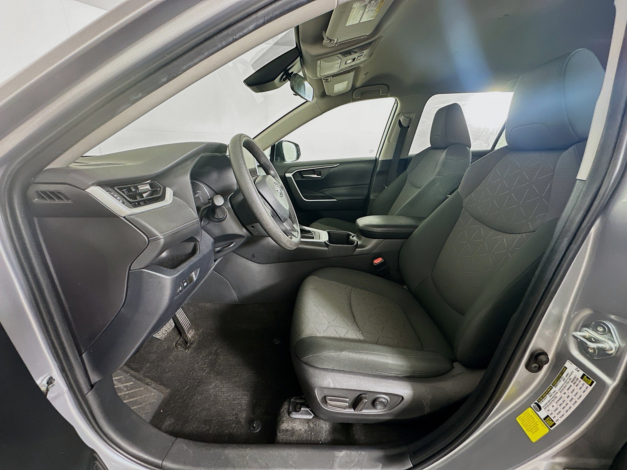 Used 2023 Toyota RAV4 XLE FWD image 13