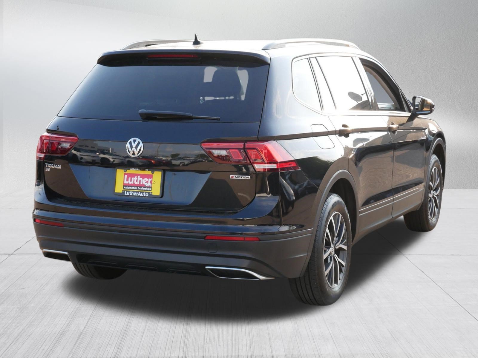 Used 2019 Volkswagen Tiguan SE w/ 3rd Row Seat Package AWD/4WD image 6
