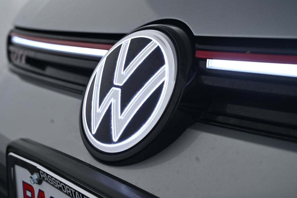 Used 2025 Volkswagen GTI SE FWD image 11