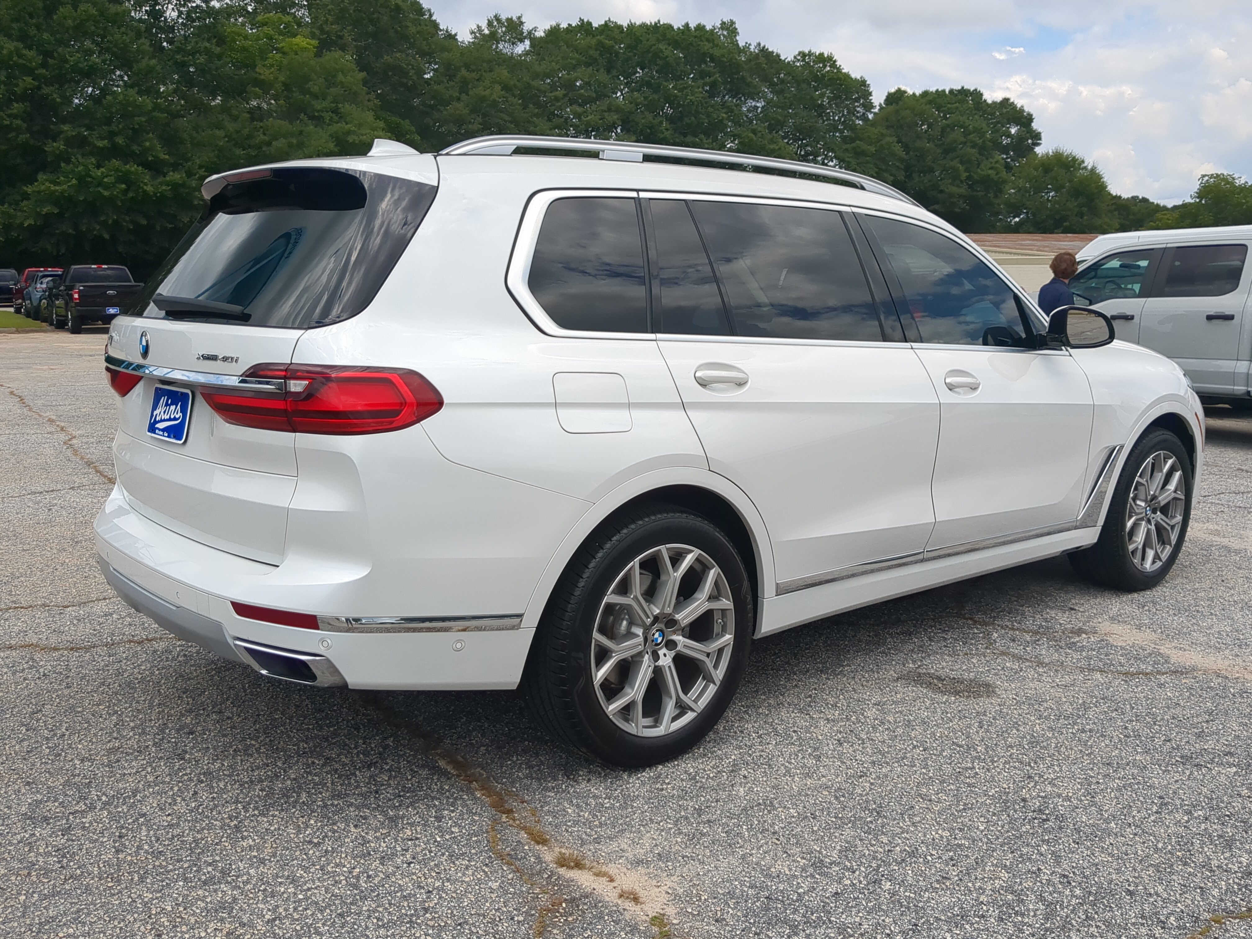 Used 2021 BMW X7 xDrive40i w/ Premium Package AWD/4WD image 3