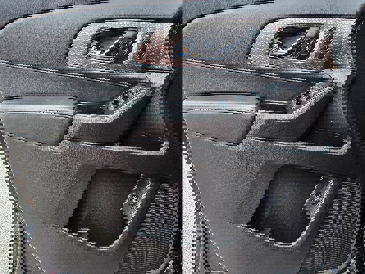 Used 2023 Chevrolet Traverse Premier w/ Redline Edition image 13