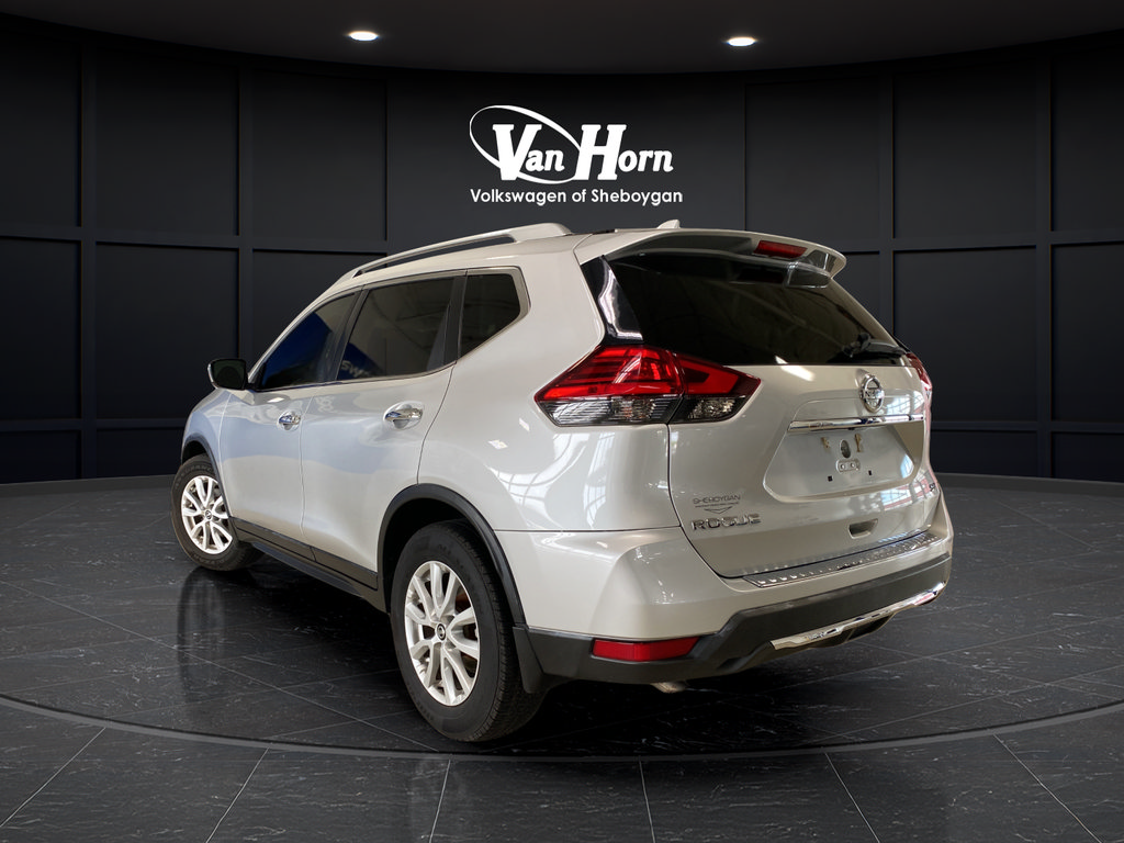 Used 2017 Nissan Rogue SV FWD image 5
