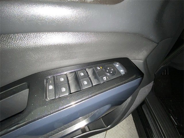Used 2022 Nissan Pathfinder SV image 13