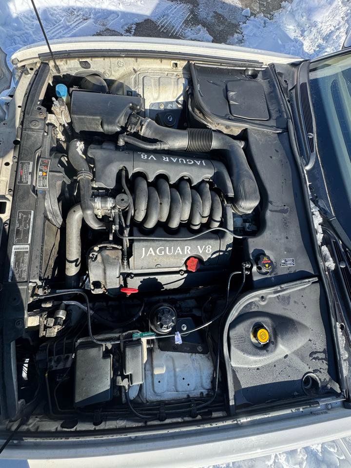 Used 2003 Jaguar XJ8 image 16