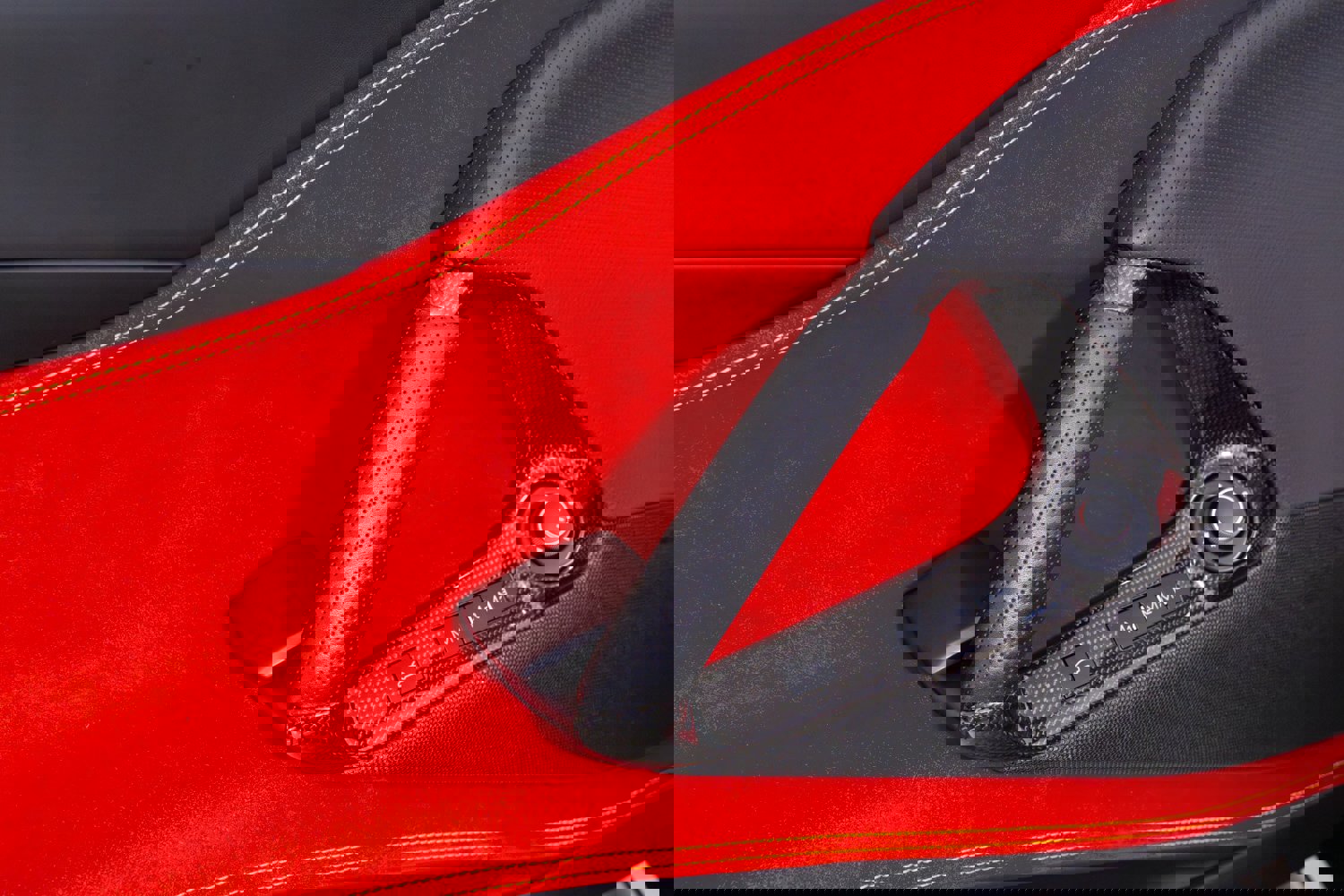 Used 2021 Ferrari 812 GTS image 33