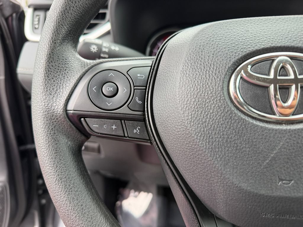 Used 2025 Toyota RAV4 XLE AWD/4WD image 20