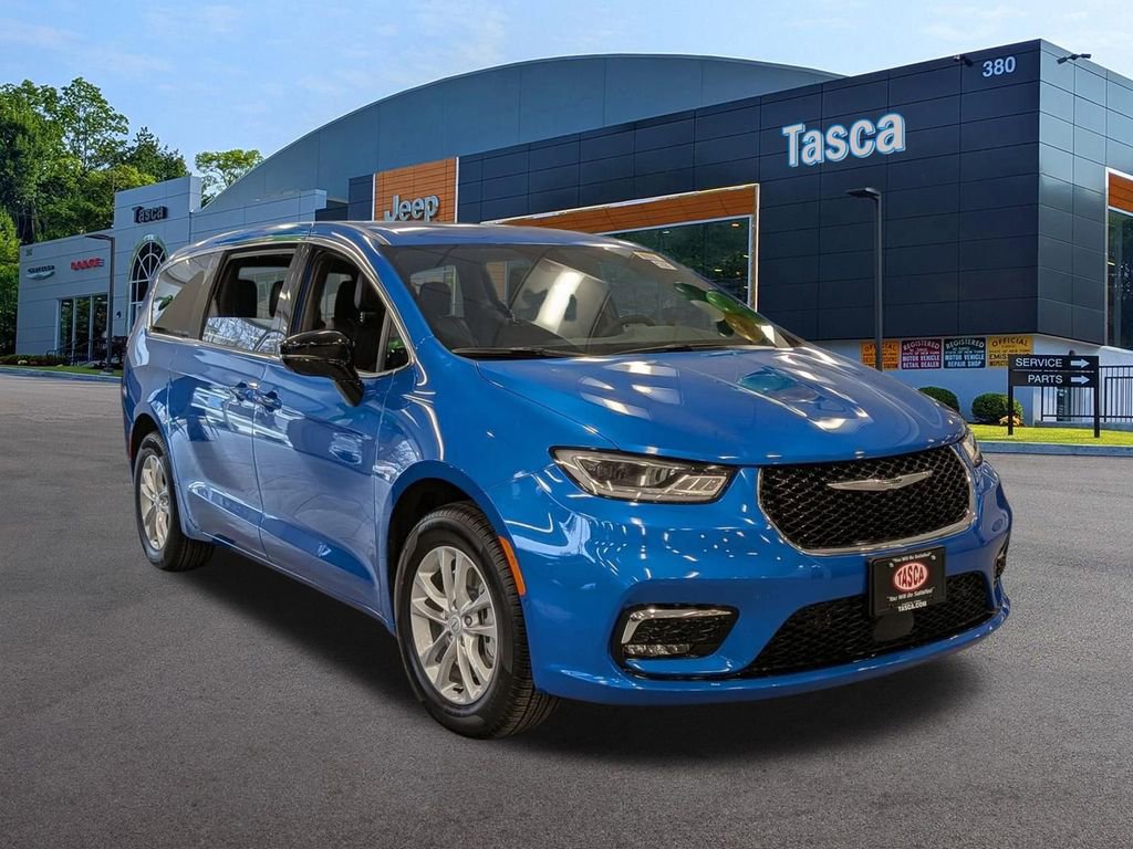 New 2026 Chrysler Pacifica Select AWD/4WD image 1