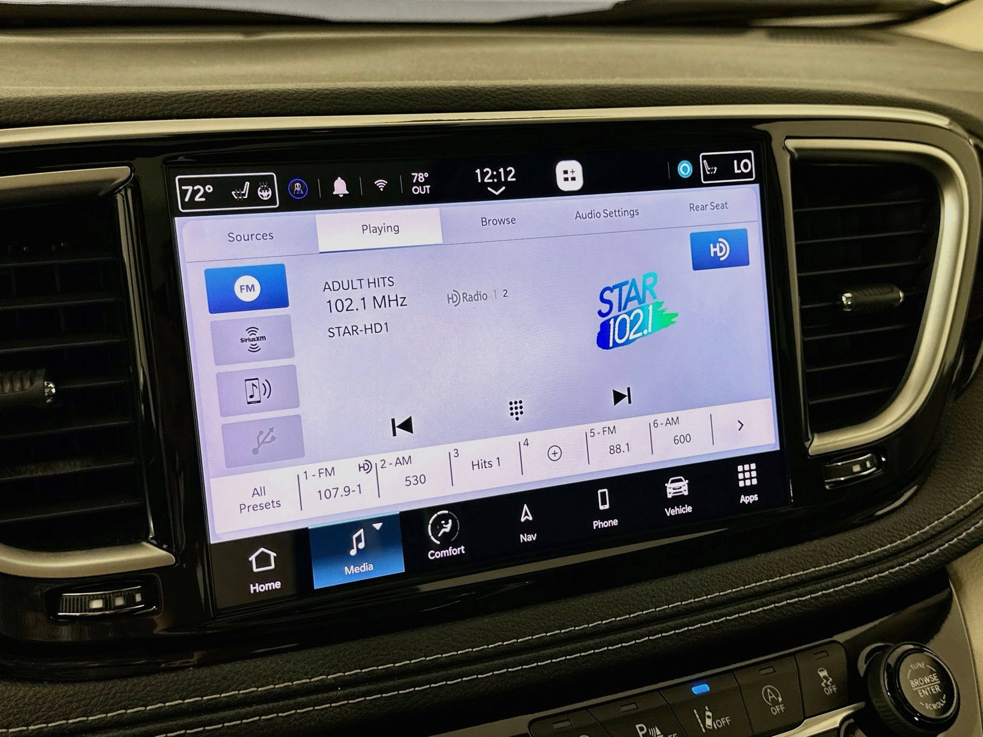 Used 2023 Chrysler Pacifica Limited w/ Uconnect Theater Family Group AWD/4WD image 16