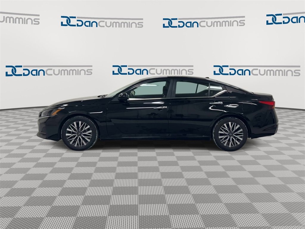 Used 2023 Nissan Altima 2.5 SV image 5
