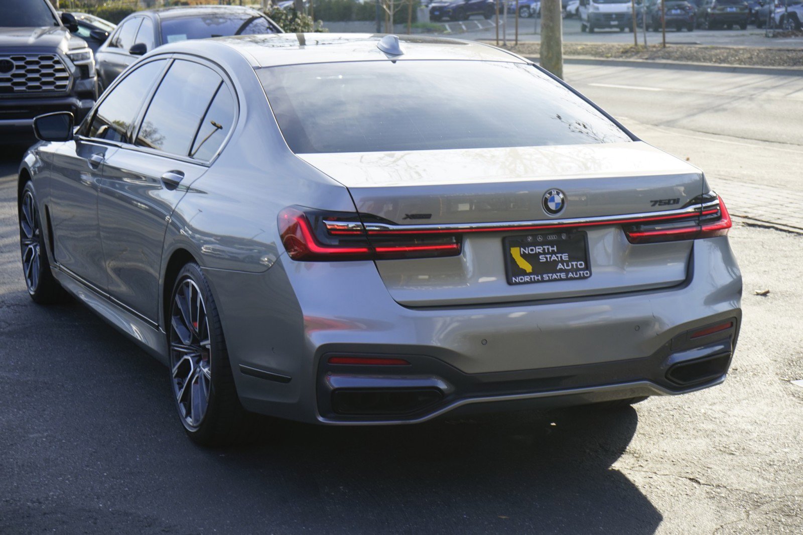 Used 2021 BMW 750i xDrive w/ Executive Package image 10
