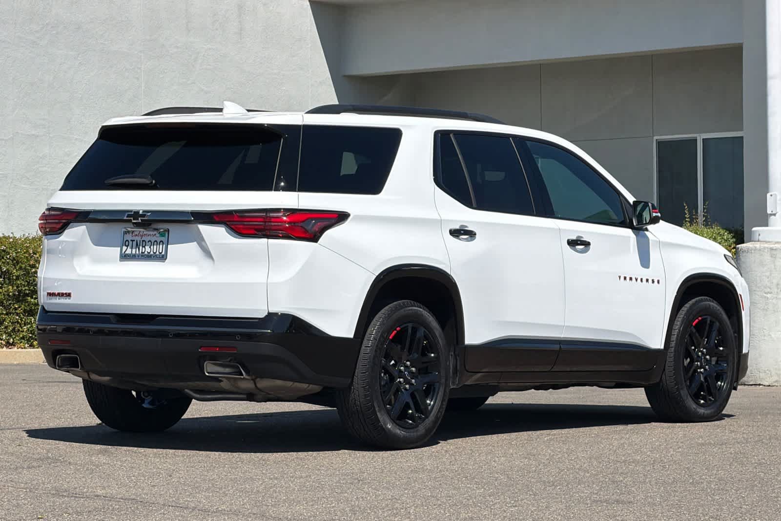 Used 2023 Chevrolet Traverse Premier w/ Redline Edition FWD image 2