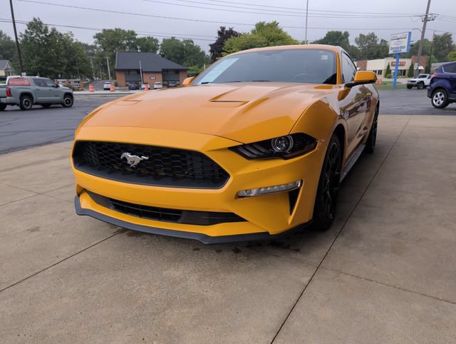 Used 2018 Ford Mustang Premium w/ Ecoboost Performance Package RWD image 4