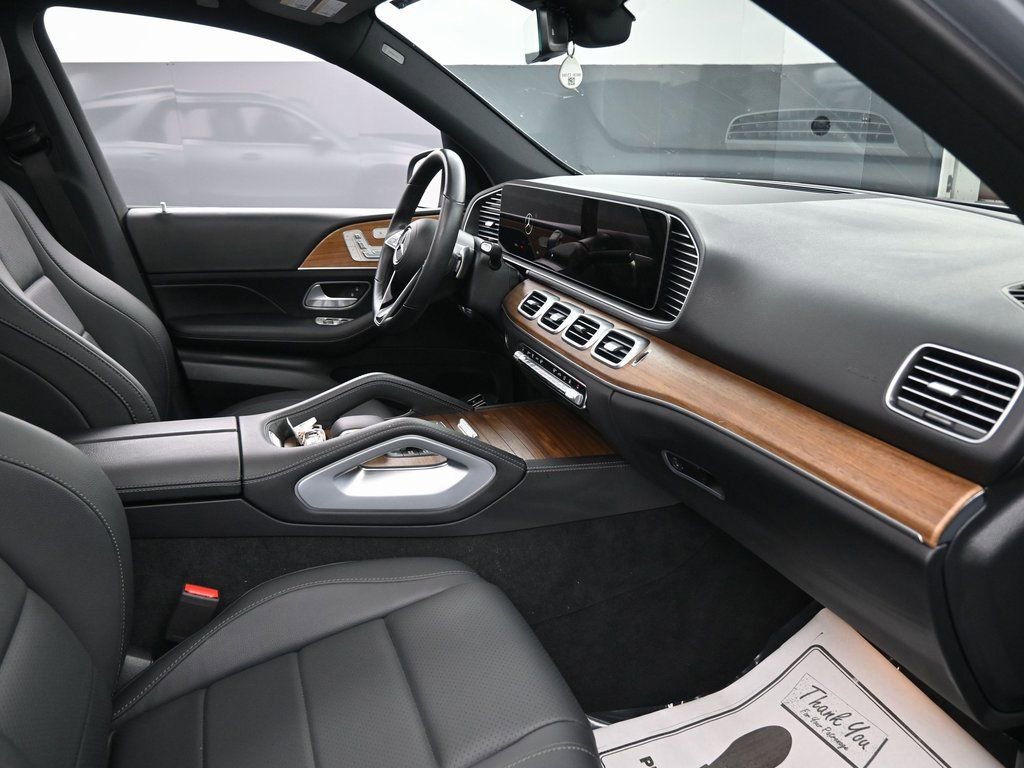 Used 2025 Mercedes-Benz GLE 450e GLE 450e w/ Winter Package image 41