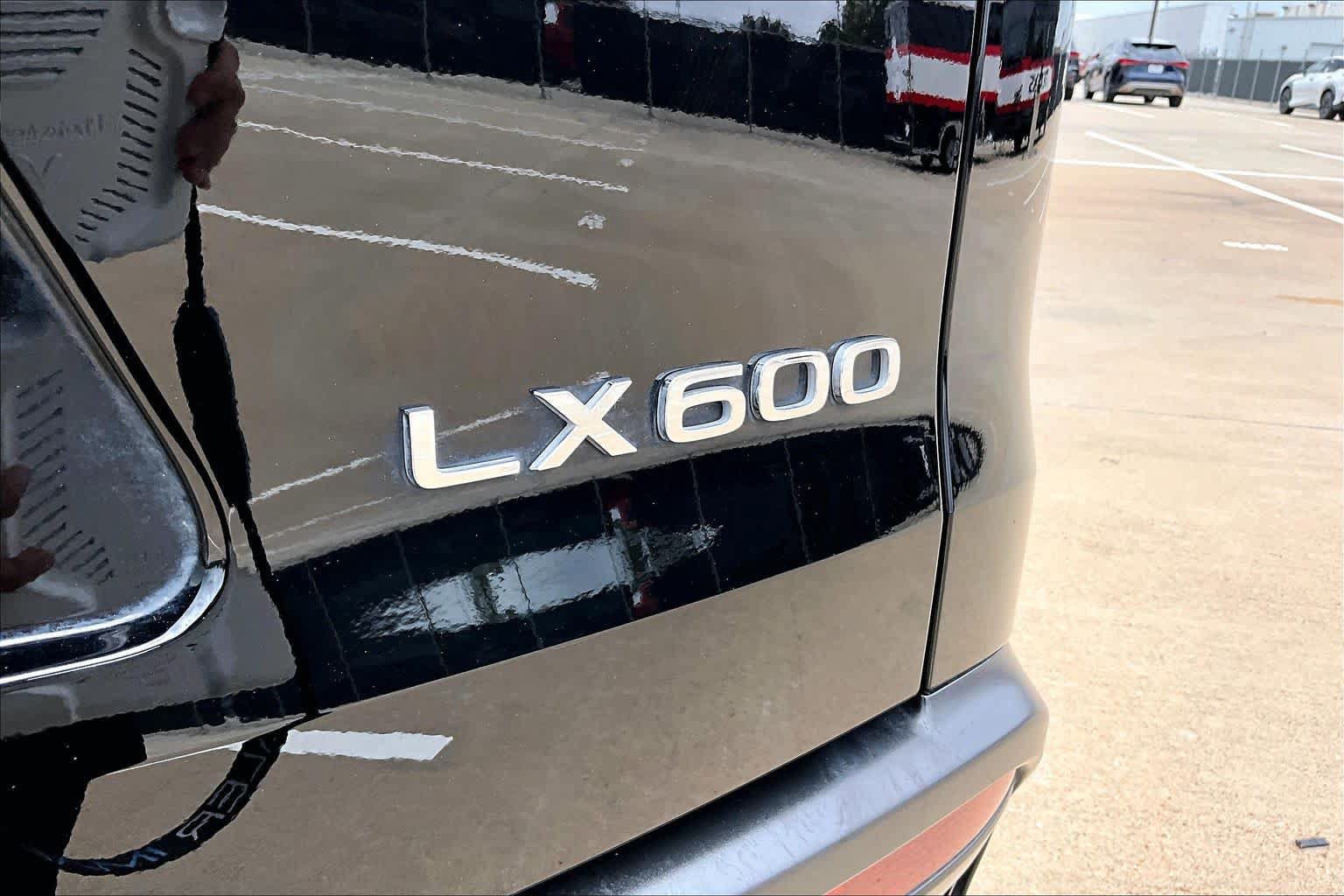 Used 2023 Lexus LX 600 F Sport w/ Accessory Package (Z1) AWD/4WD image 10