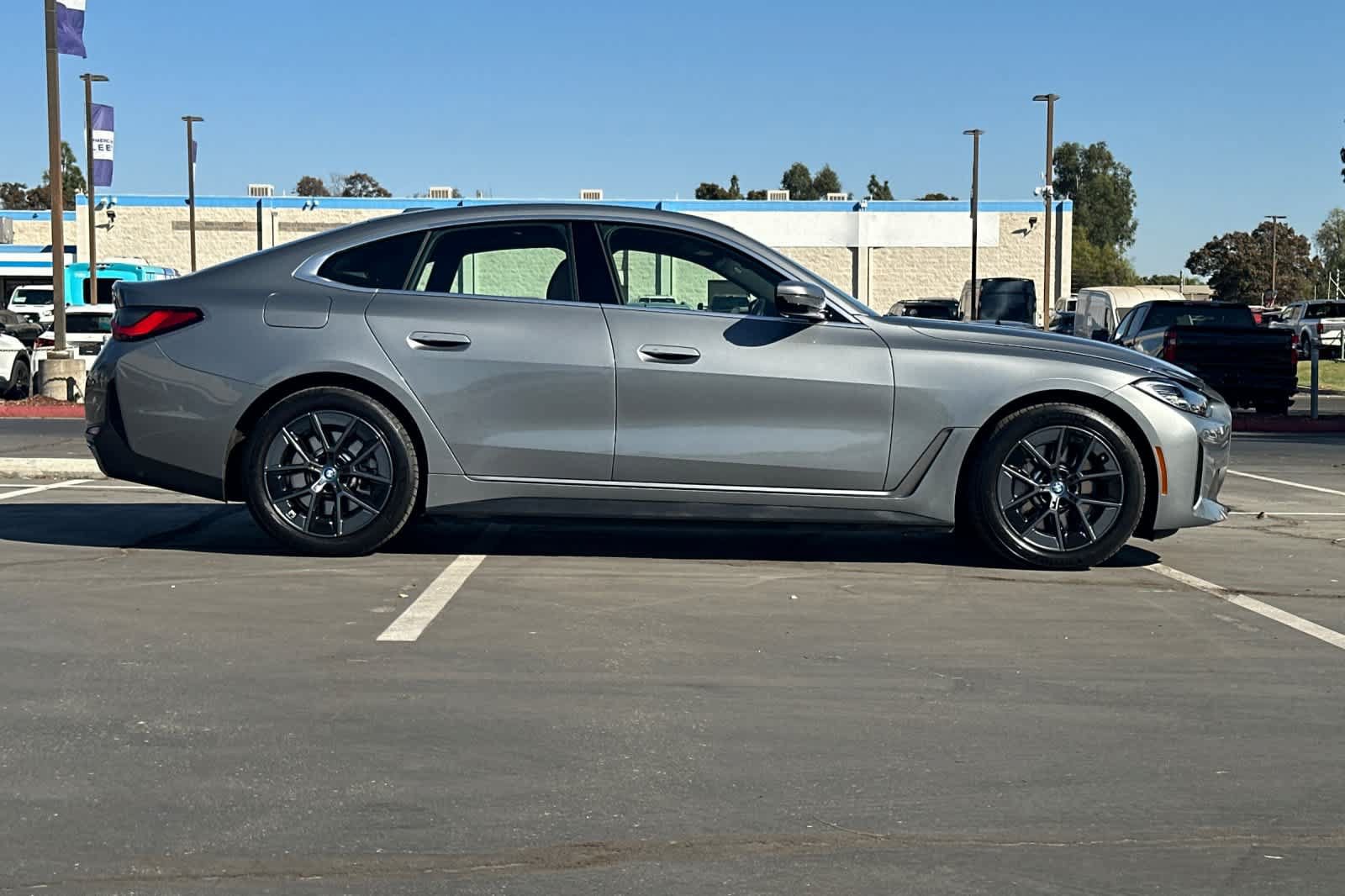 Used 2022 BMW i4 eDrive40 RWD image 9
