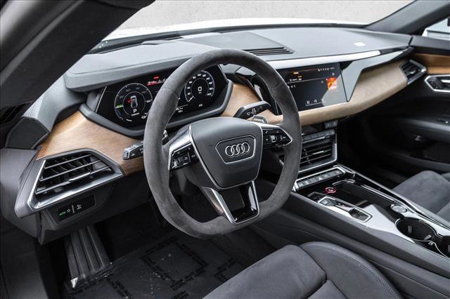 Used 2023 Audi e-tron GT Premium Plus image 10