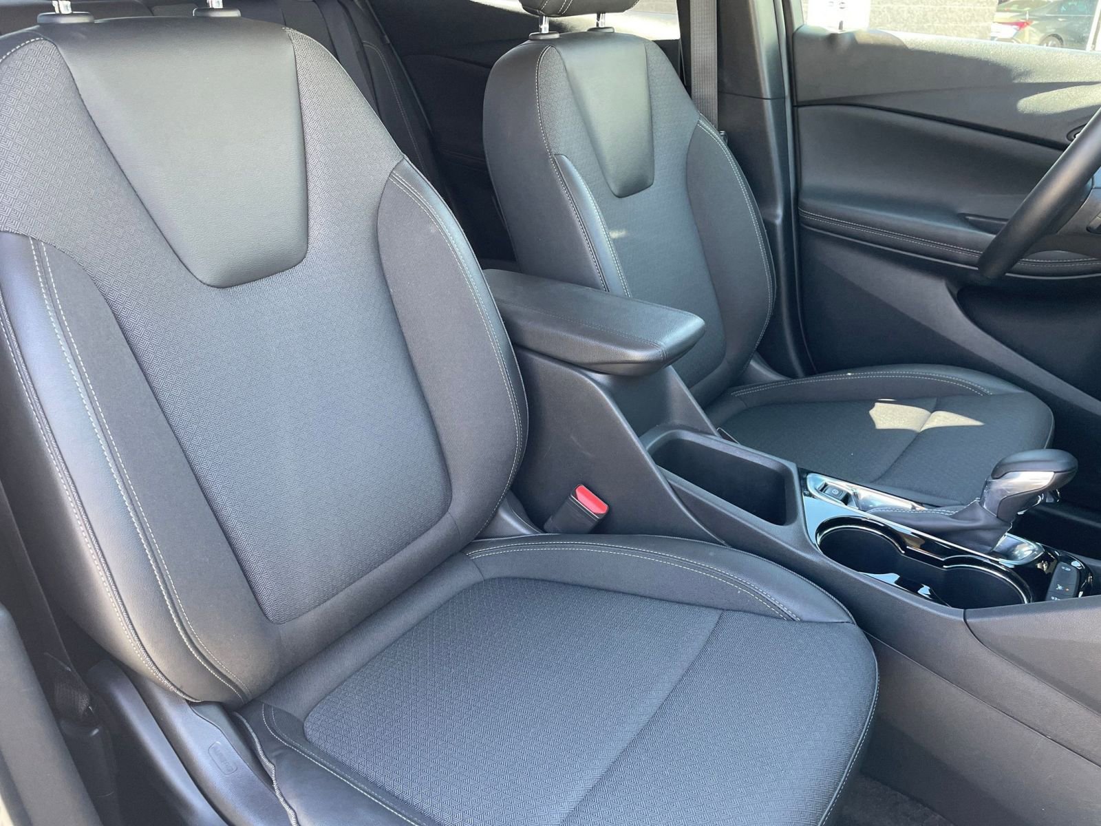 Used 2025 Buick Encore GX Preferred image 35