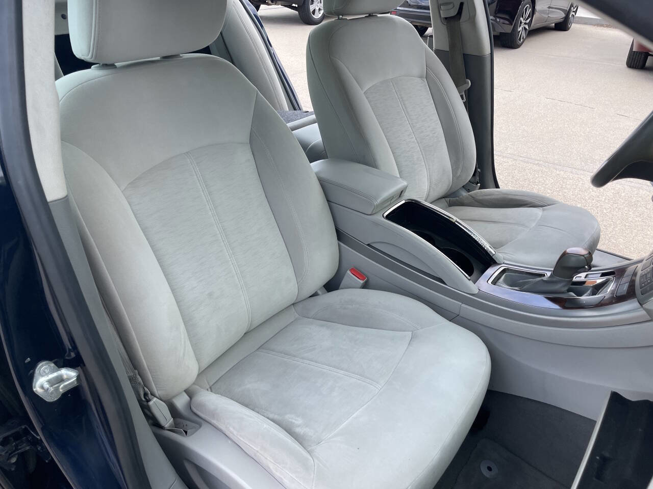 Used 2010 Buick LaCrosse CX FWD image 32