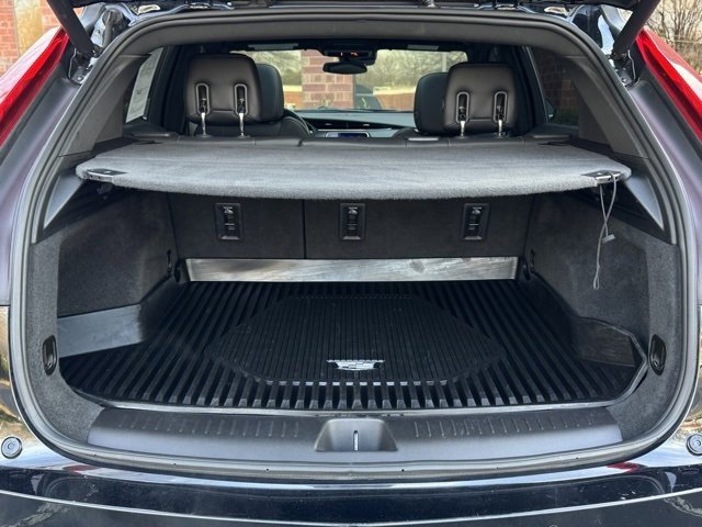 Used 2022 Cadillac XT4 Luxury w/ Cold Weather Package image 28