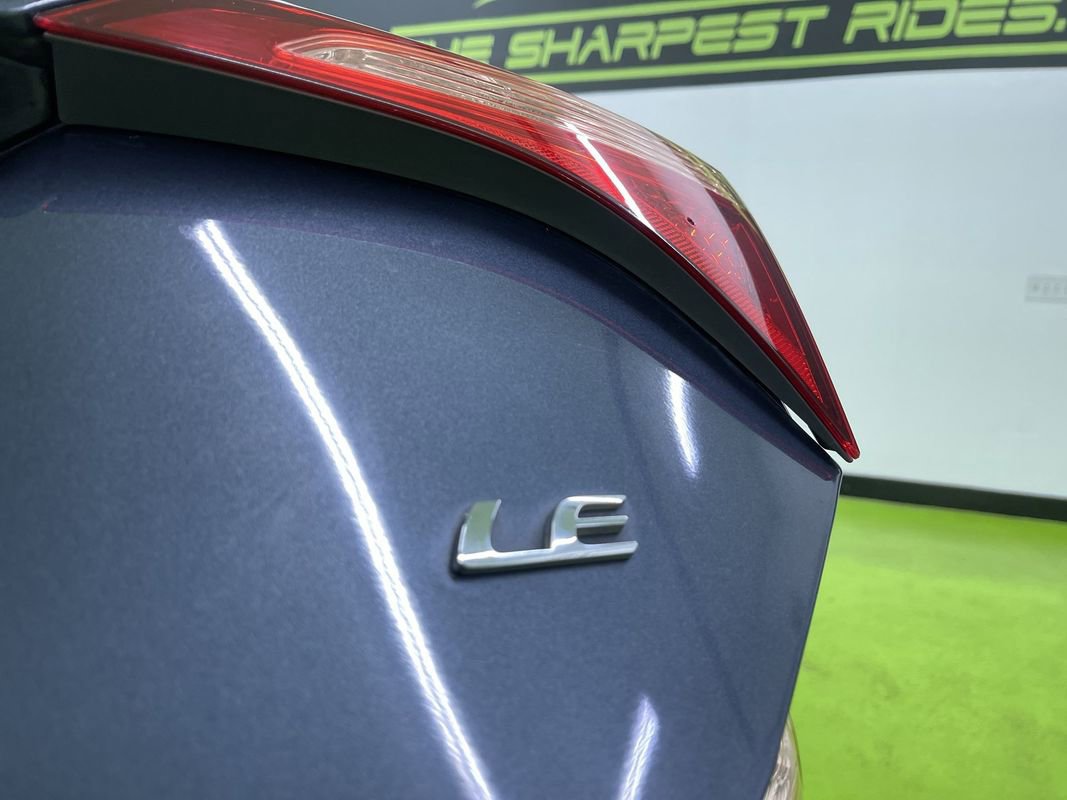 Used 2017 Toyota Corolla LE image 15