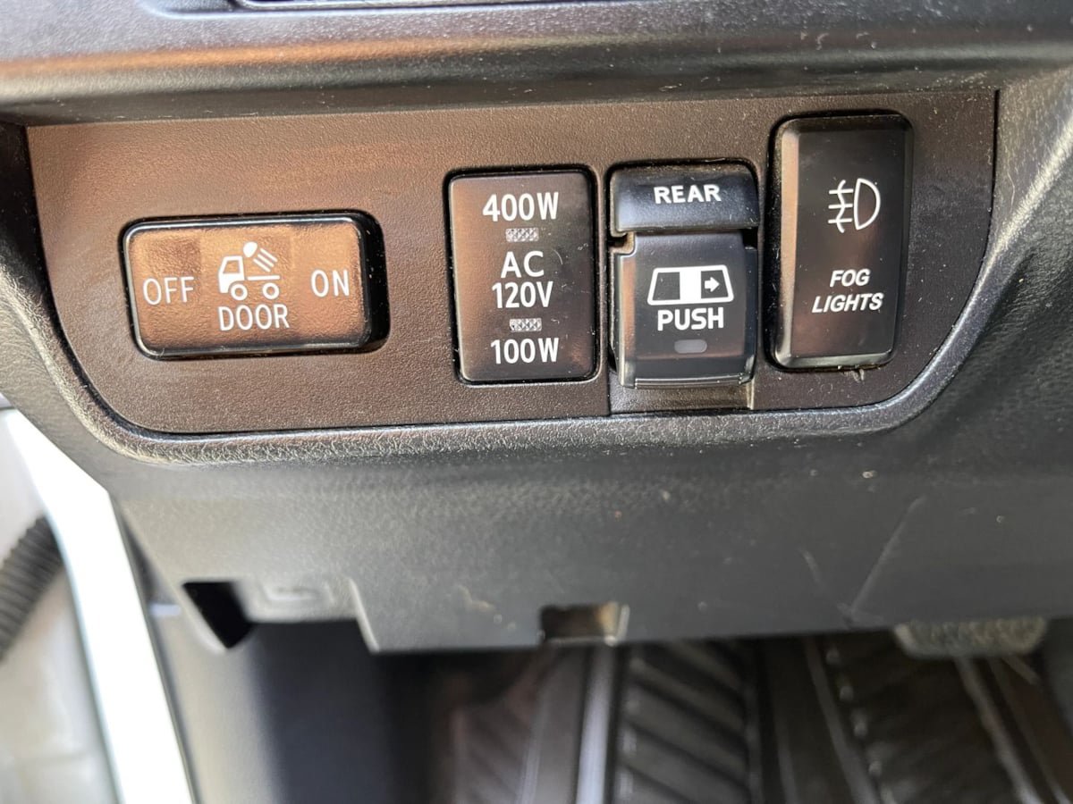 Used 2017 Toyota Tacoma TRD Off-Road w/ Tow Package (A/T) AWD/4WD image 30