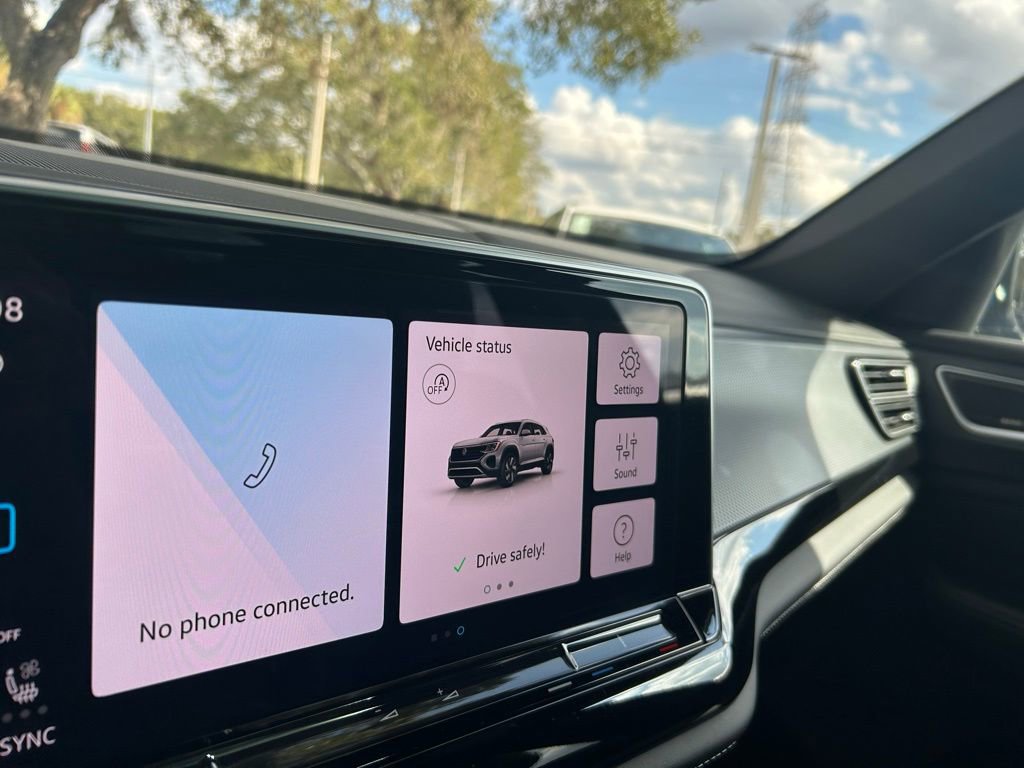 Used 2025 Volkswagen Atlas Cross Sport SEL Premium R-Line image 14