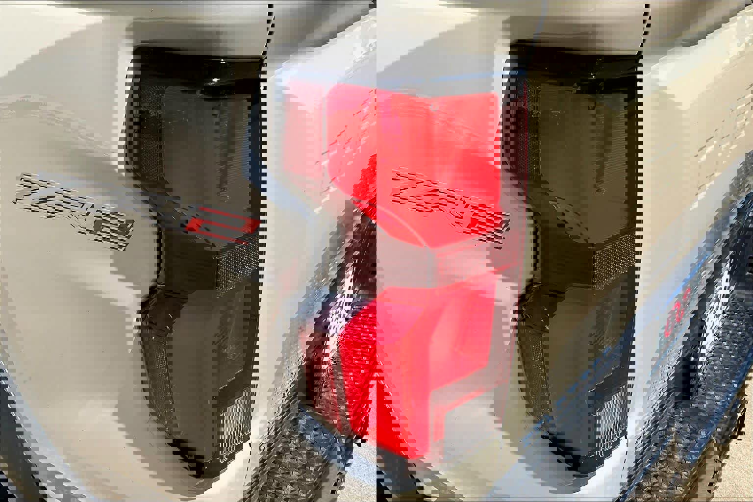 Used 2024 Chevrolet Colorado ZR2 w/ Technology Package AWD/4WD image 28