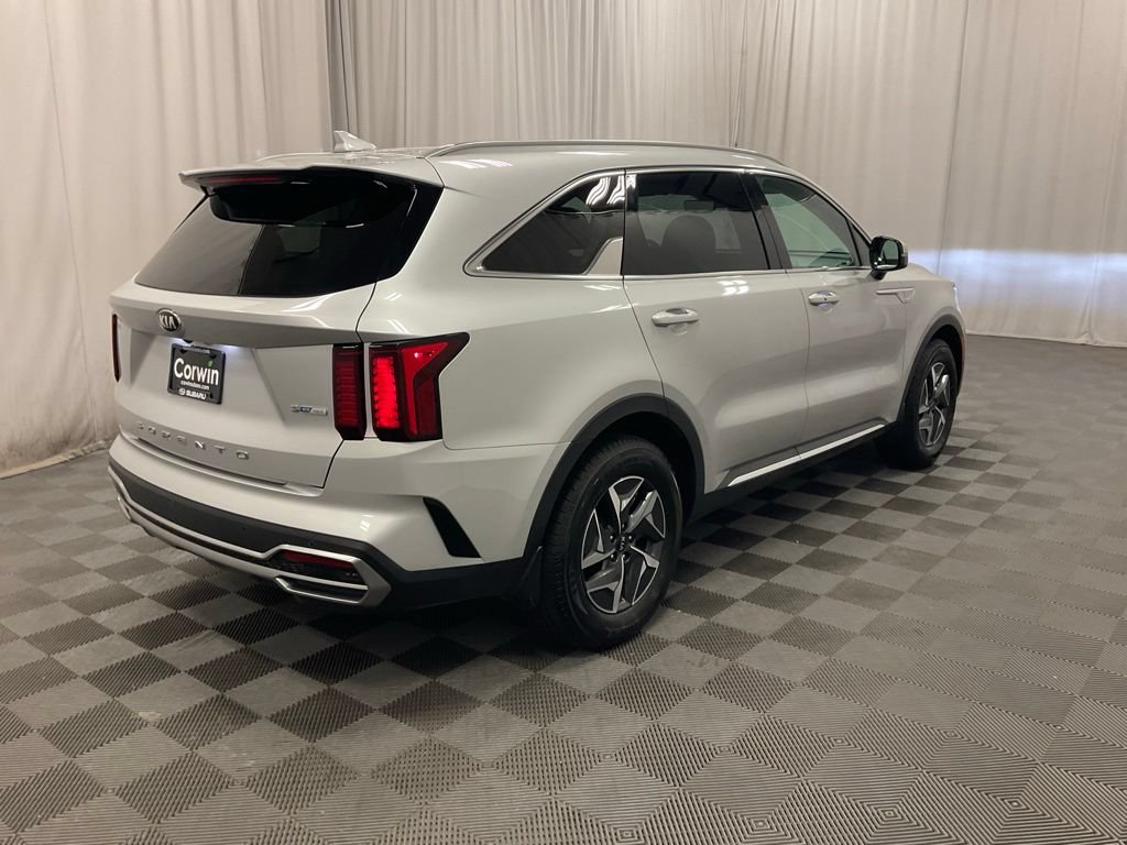 Used 2021 Kia Sorento S FWD image 2
