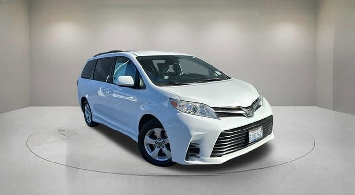 Used 2019 Toyota Sienna LE w/ Carpet Mat Package FWD video 1