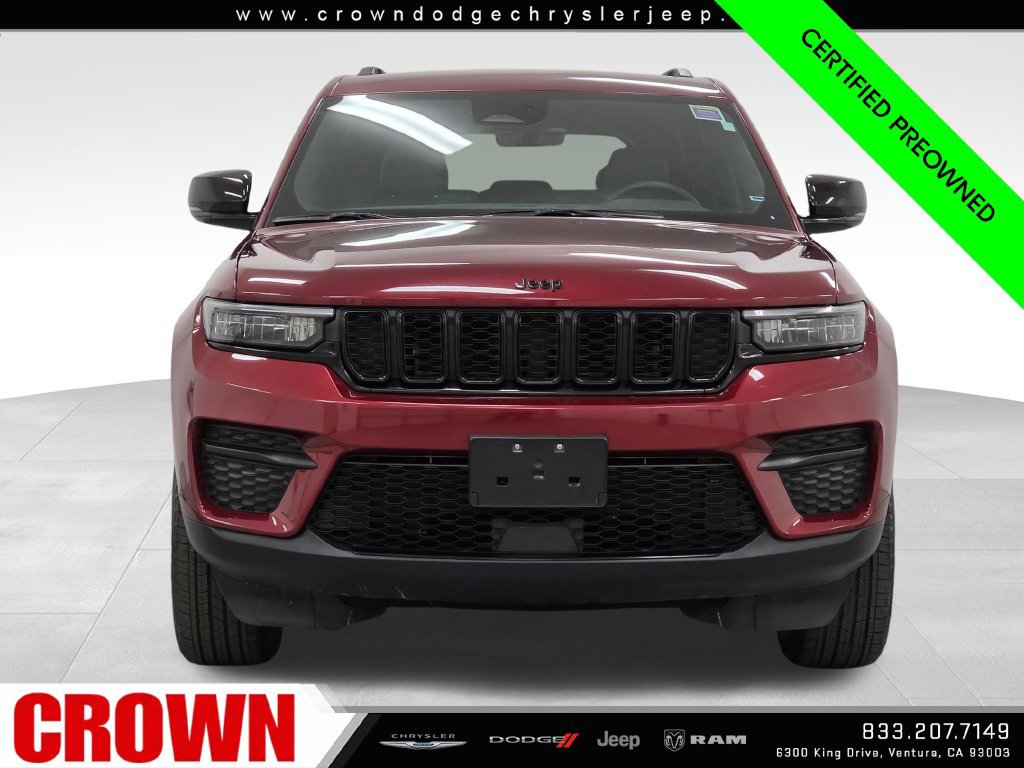 Used 2025 Jeep Grand Cherokee Altitude AWD/4WD image 2