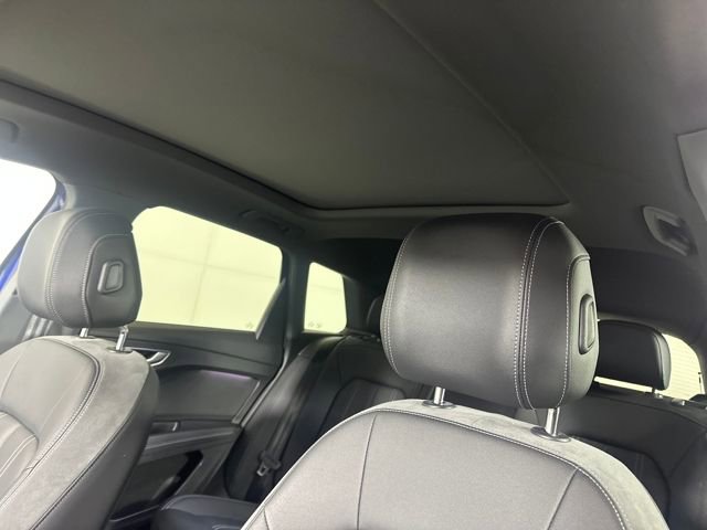 Used 2022 Audi Q4 e-tron Prestige image 12